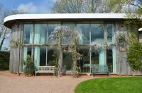 Detached Lodge , Within the Open Country Hotel dekat Donkey Sanctuary
