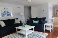 Beach Block - Modern 3BR/2Ba Family Friendly Home - 욕조