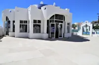 Oceanfront condo with unobstructed views of Costa Azul beach!