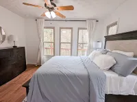 The River Side Lodge- With private boat dock on the KY river!