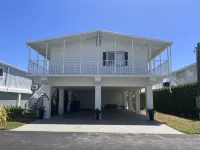 CLEAR OCEAN VIEWS ! Ocean Front  Home in key largo
