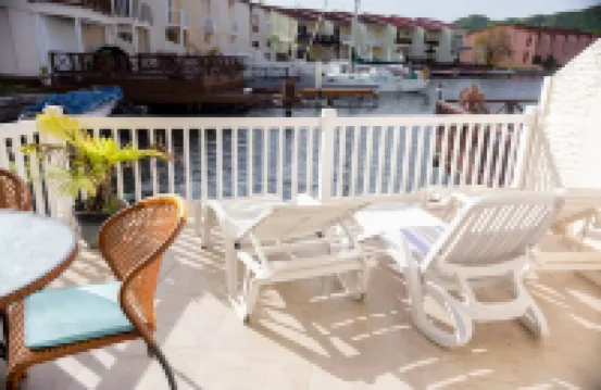 Make your Island dreams a reality โรงแรมใน