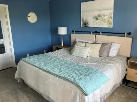 WATERFRONT 2 Bed/2Bath Condo near North Myrtle Beach and Cherry Grove