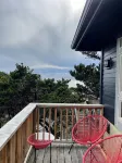 Spacious Beach House - 30 seconds to sand