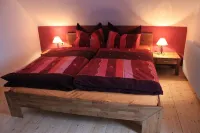 Cozy vacation apartment at 1420m altitude in the middle of nature on an organic farm Các khách sạn ở Krakauhintermuhlen