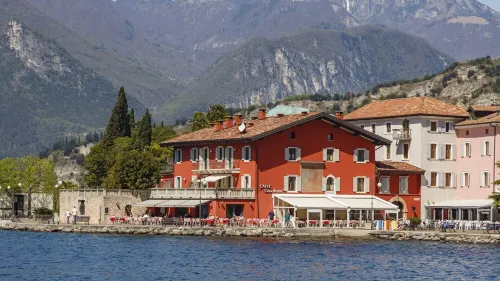 FRIDA - House Beust - apartment / studio - CENTRO TORBOLE Hotel a Torbole