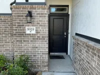 Cozy 1-bedroom house with fitness room, WiFi in welcoming Richmond Hotels near Kalahari Night Club and Bar