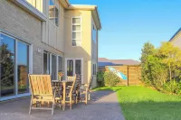 Stunning Surfers 4 Bedroom Beach House