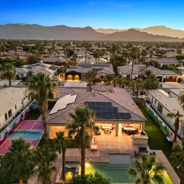 Luxurious Villa Living in Indio w Pool Spa