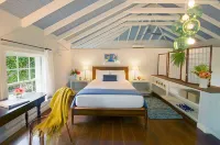Historic 2BR 2BA Island Cottage on Private Estate
