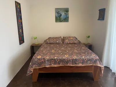 Cozy, modern jungle cabin with beautiful sea view Hotel in zona Playa Mata Oscura