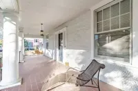 The Leinkauf Beauty-Modern Amenities, Local Charm!