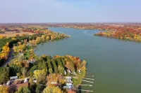 Lakefront Retreat on Long Lake – Perfect for Wildlife, Weddings & Getaways