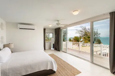 Lux Beachfront Villa, 16 ppl, Chef, Boat tours and Massage! Hoteles cerca de Tropic of Cancer Beach