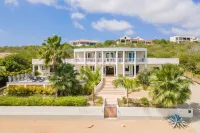 An amazing private villa with an magnificent view over the Caribbean Sea