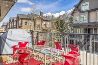 M6- sleeps 15, 5BR + 4.5BA+Hot-tub, AC, garage townhome, Canmore