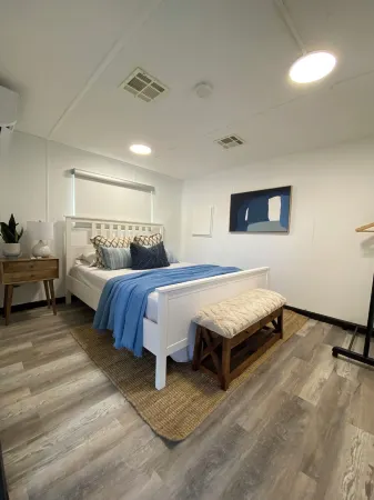 Cozy 2-bedroom apartment in charming Arecibo with WiFi, AC