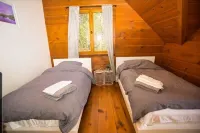 Riverside Modern Rustic 3 bds Chalet in Tremblant