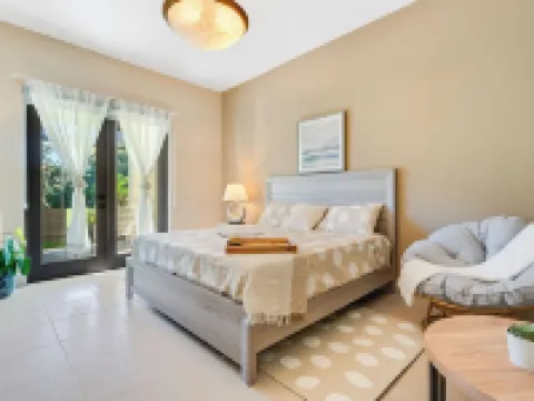 Charming Ground Floor 2-bedroom condo in delightful Bahía Beach Resort Hotels in Zarzal