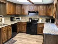 Charming Family Ski Chalet Less Than 5 minutes Drive to Okemo/Jackson Gore