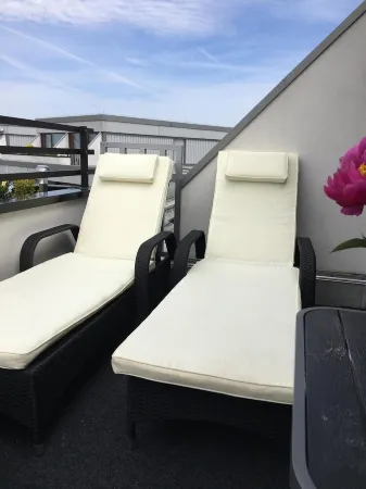 3-Zi. Penthouse apartment with roof terrace and balcony directly on the marina and beach