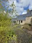 Stone farmhouse for 4 people with heated swimming pool