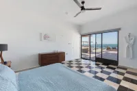 Coastal Casual Bliss: Beach + Pool + Rooftop Deck + Generator + Fast Internet