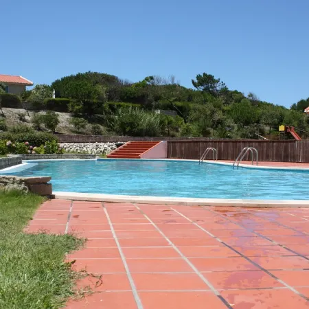 Apartment With Shared Pool, landscaped gardens, Wi-fi