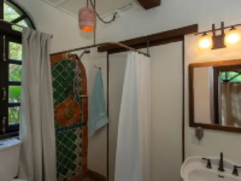 One Bedroom Cottage on Peter Bay Beach Hotels in Central