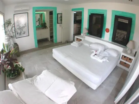 Beautiful view, Luxury Condo, wonderful weather all year...