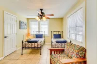 Hike, Fish and Explore Family Cabin in Sulphur! - Wifi