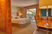 Piazza's Pine Cone Inn Hotels in Kernville