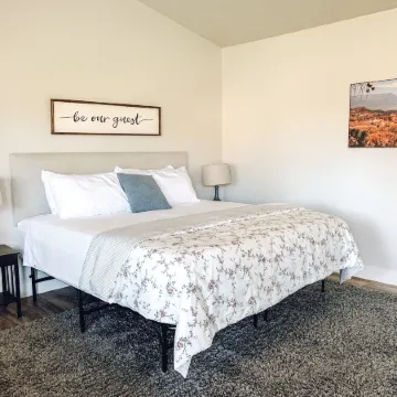 Bybee's Steppingstone Motel