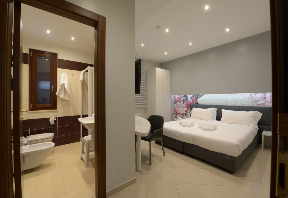 Imperiali Hotel - Housity