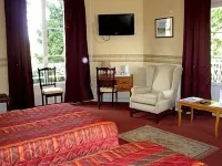 Hotel la Villa des Bordes Hotels near Hotel Restaurant Notre-Dame