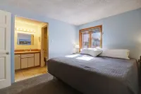 Excellent Views from This Mountain Side Condo - PG107 by Redawning