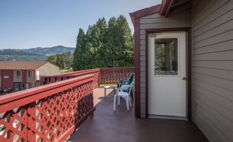 Riverview Lodge