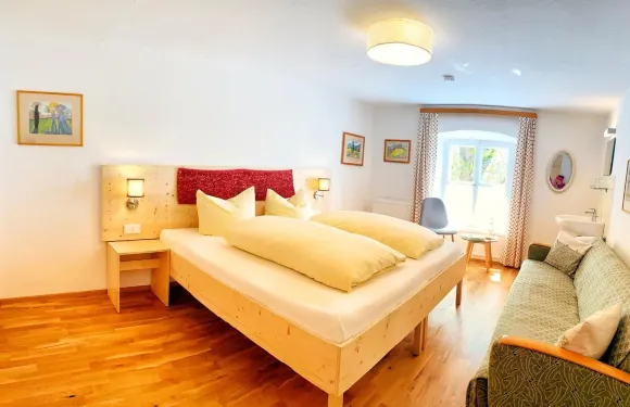 嘎斯託夫格拉夫酒店