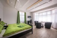 Max Aviation Villa & Apartments Hotels in Belp