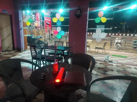 Hotel Shiva & is Отели рядом с Аэропорт Дехрадун