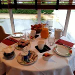 Logis Hôtel Restaurant le Medicis Отели в г. Сен-Любен-ан-Вергонуа