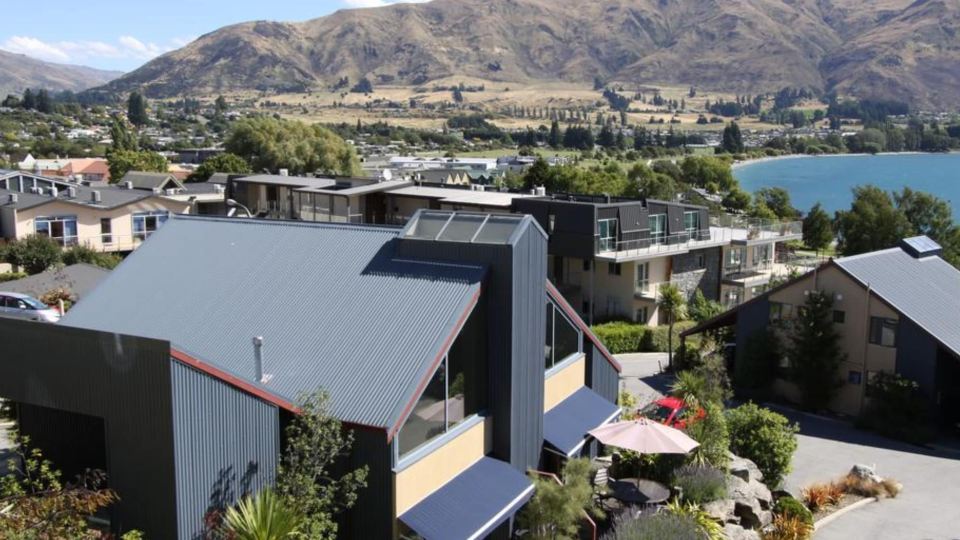 The Moorings Motel and Apartments