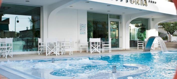 Hotel Vittoria โรงแรมในริชโชเน