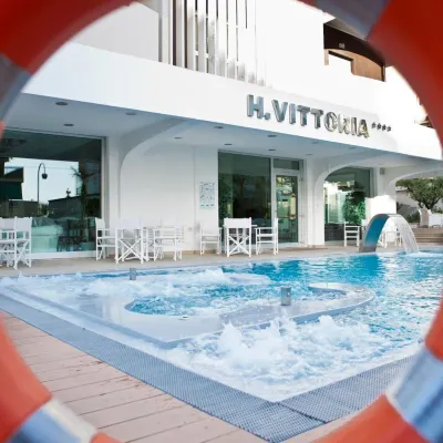 維多利亞酒店 鄰近Mojito Beach Riccione的酒店