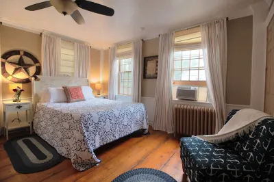 William's Grant Inn Bed and Breakfast Hotels near Roger Williams University