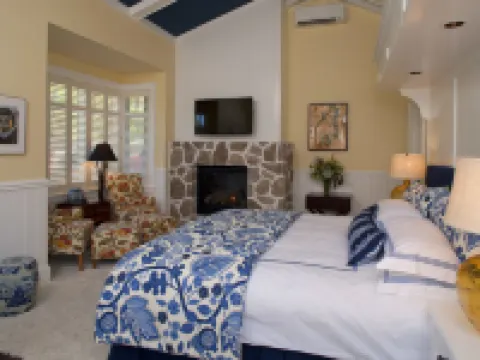 The Inn at Pleasant Beach Hotels in Kitsap County