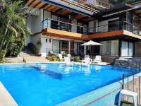 Casa Acento - Rooftop Pools