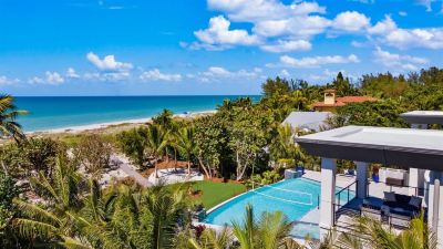 Outdoor Swimming Pool Bella Luna Photo