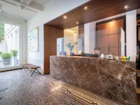 Hotel Messeyne Отели рядом с достопримечательностью «Башни Броэль»