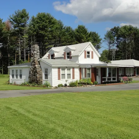 Sara Glen Motel - Saratoga Springs-Glens Falls